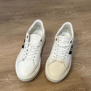 Ted Baker White Leather Sneakers with Navy Stripe Detail